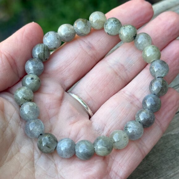Natural Gray Labradorite Gemstone Handmade Beaded Stretch Bracelet (8MM) - Picture 6 of 10